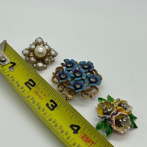 Vintage Floral Brooch Lot Blue Flower Pearl  3D Enamel Pin Rhinestones Retro - Picture 9 of 11